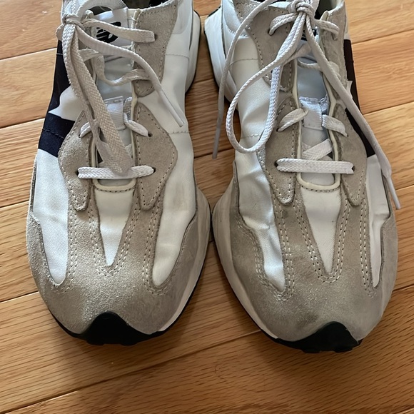 New Balance 327 - Picture 3 of 4